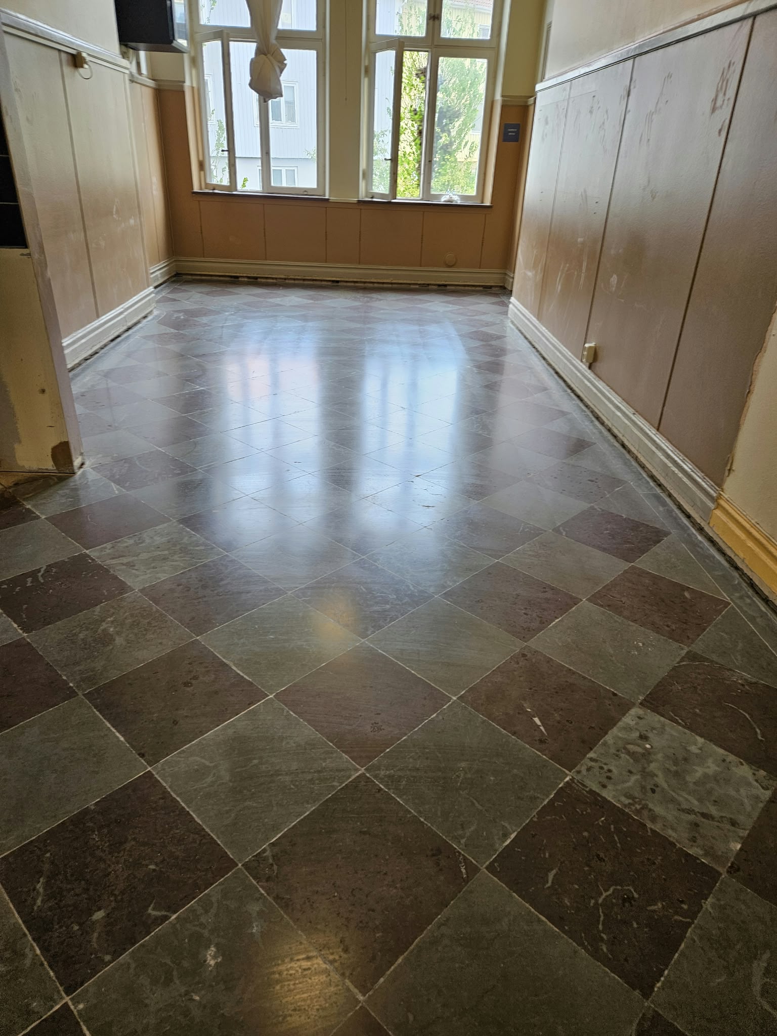 Diamantslipning och golvarbeten